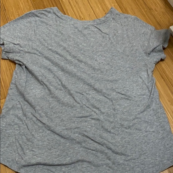 Cute old navy top - Picture 3 of 3